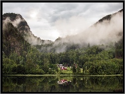 Domy, Okręg Buskerud, Mgła, Góry, Jezioro, Norwegia, Las